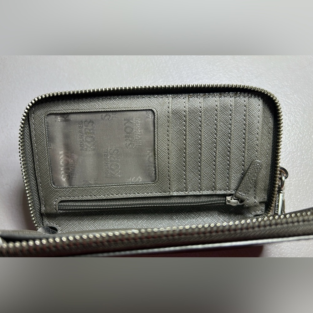 Michael Kors Wristled Wallet Metallic Brown/Silver with Logo and Zipper - Picture 6 of 10